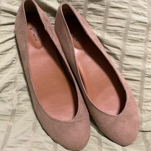 Stylish Tan Ballet Flats